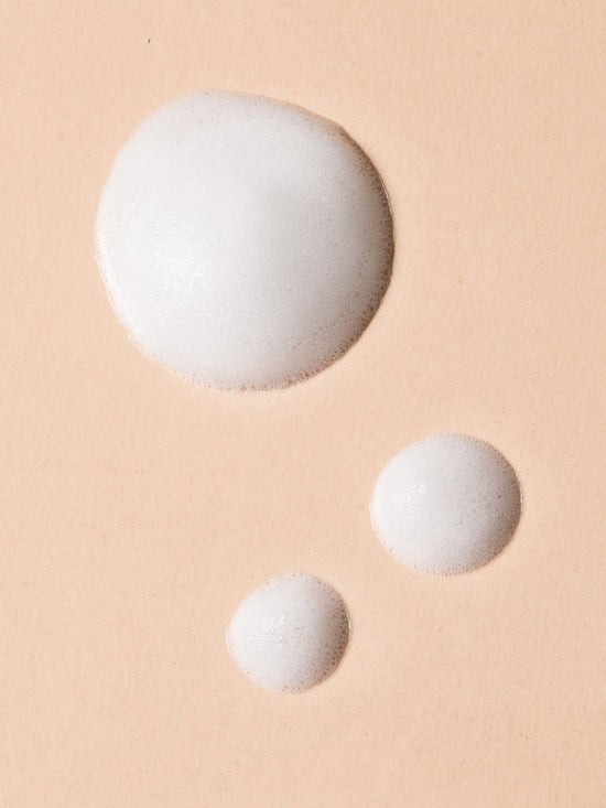 Three Ships Papaya extract naturally brightens and balances tone leading to radiant skin. Aspen bark extract contains high levels of salicylic acid which combats pimples and leaves skin refreshed and clean.